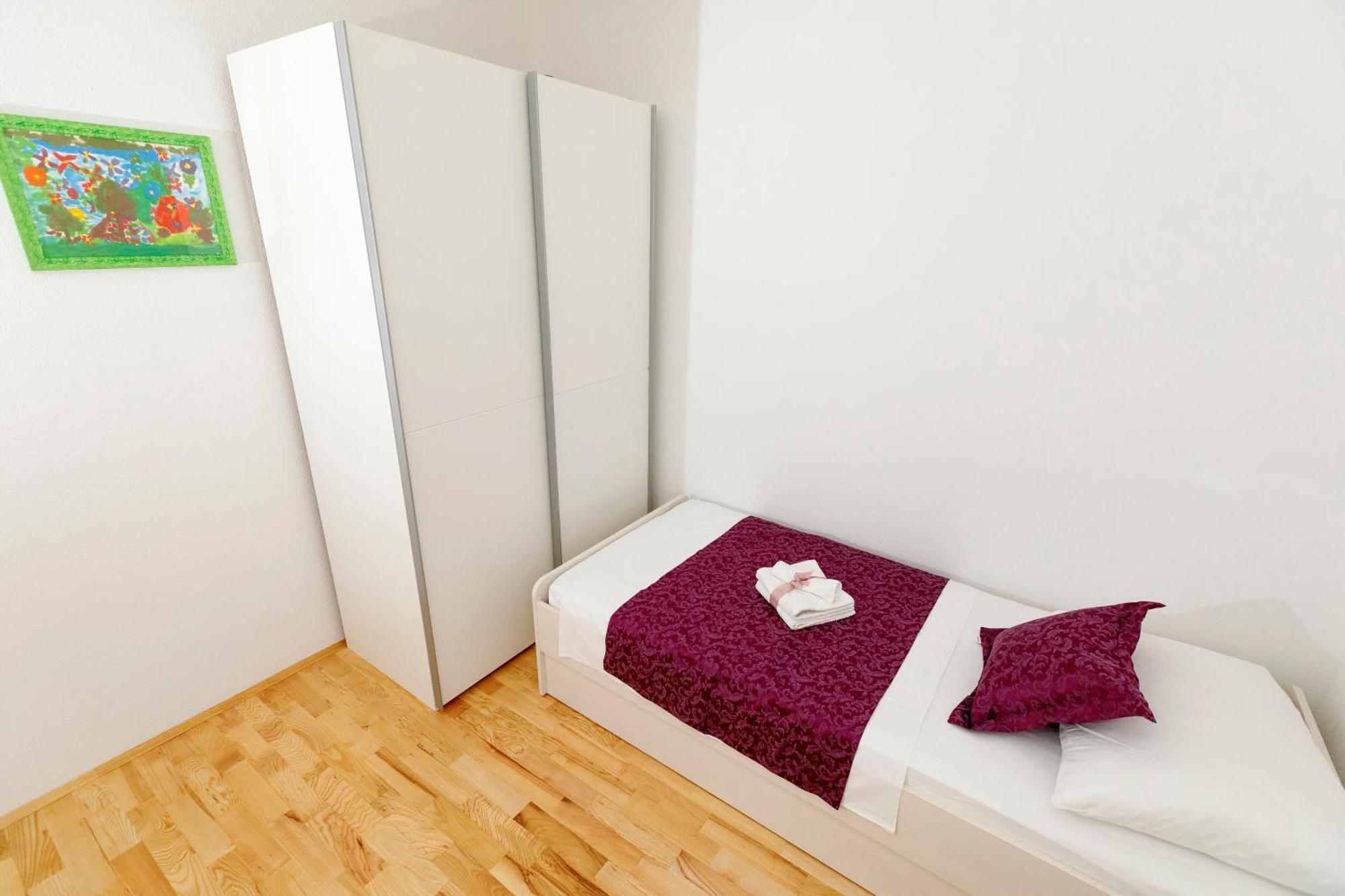 Apartments Sara & Nina أوميس المظهر الخارجي الصورة